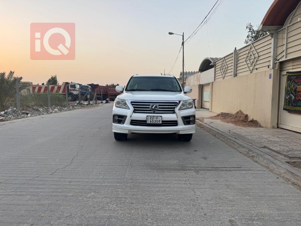 Lexus LX